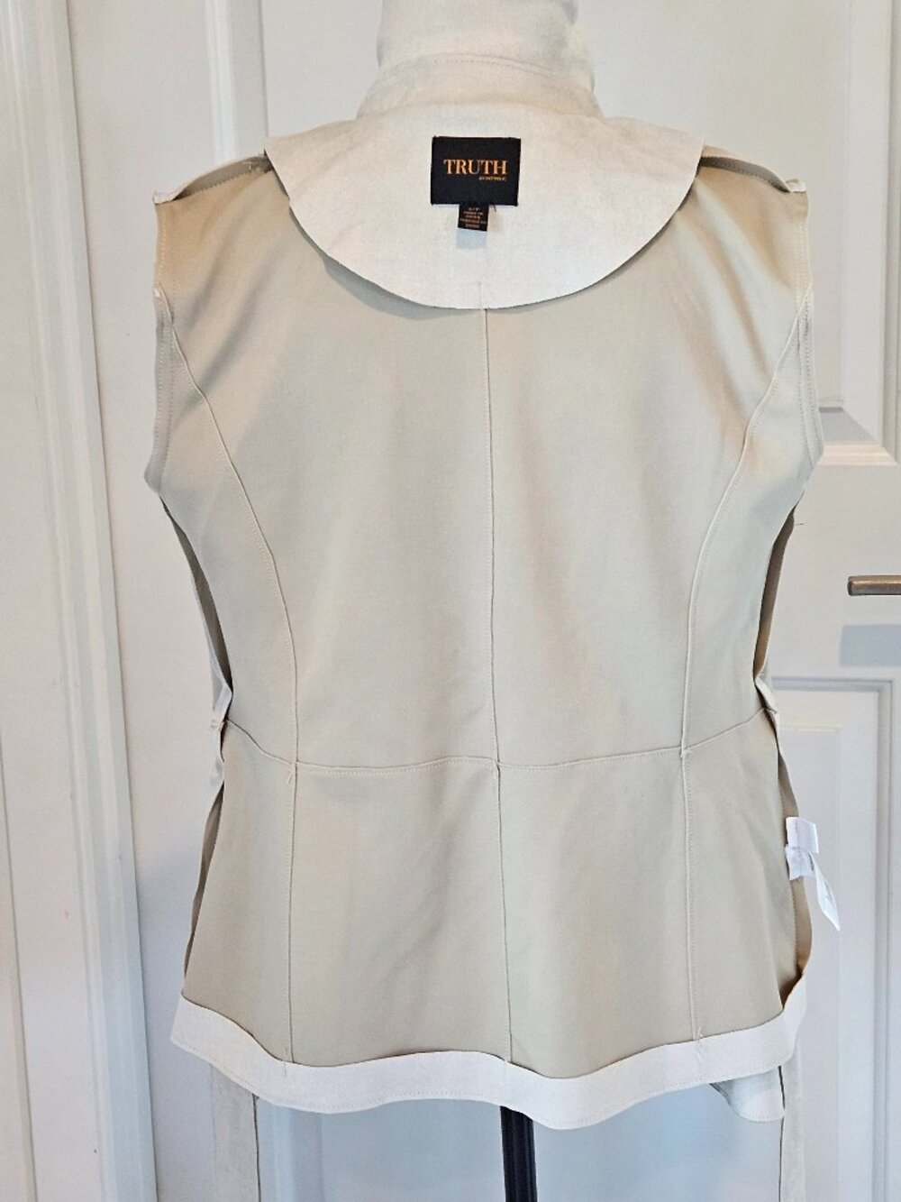 Truth soft beige faux leather jacket blazer with a belted waist size S/P - Picture 9 of 14